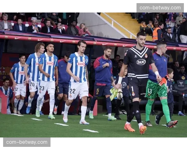 西班牙亚马尔青春风暴,直面经验丰富后卫的战术限制与针对性防守 西班牙亚马尔青春风暴,直面经验丰富后卫的战术限制与针对性防守